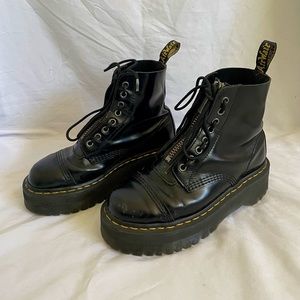 Dr. Marten Vegan Sinclair Boots (Platform) 
Black. Women’s 7